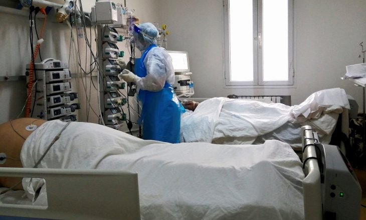 الجزائر تزود تونس بـ60 ألف لتر من الأوكسجين لتجاوز الأزمة الصحية