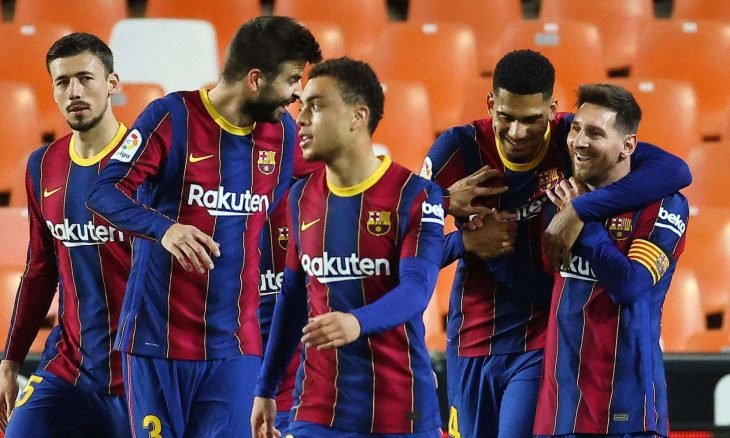 ثنائية ميسي تقود برشلونة لفوز ثمين على بلنسية وتعزيز طموحاته في الدوري الإسباني