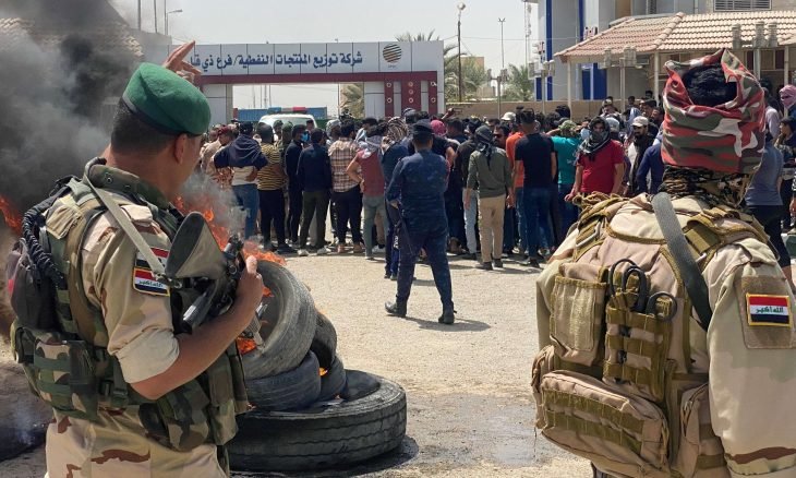 العراق.. محتجون يغلقون مؤسسات حكومية للمطالبة بالتوظيف