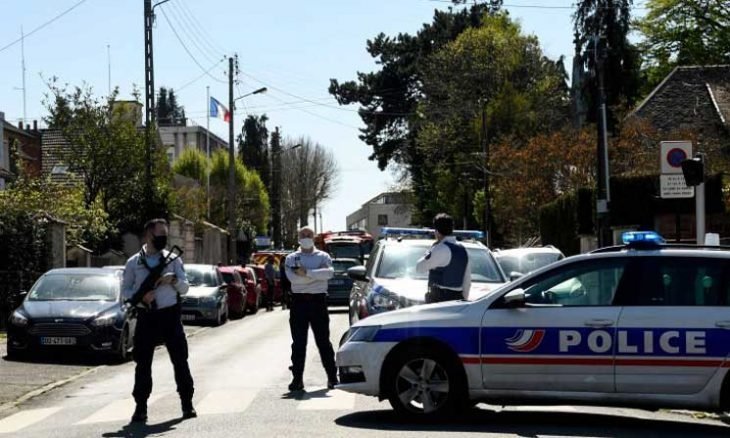 الشرطة الفرنسية تعتقل شخصين بشبهة قتل أحد عناصرها بالرصاص