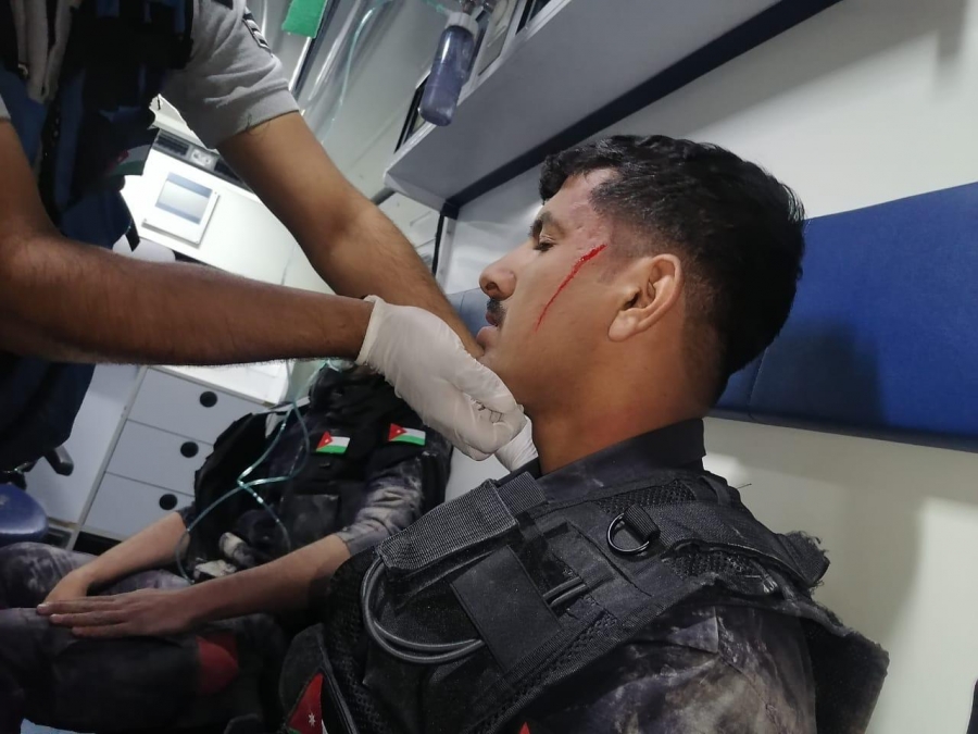 أربع اصابات في صفوف رجال الأمن العام في ناعور