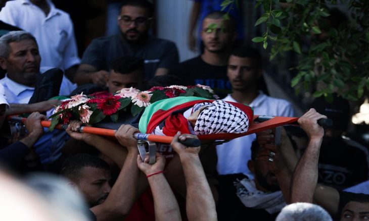 استشهاد شاب واعتقال 12 وقصف قطاع غزة واقتحام للأقصى