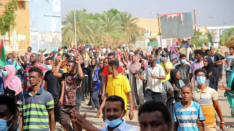 الحكومة السودانية: قرارات البرهان غير دستورية