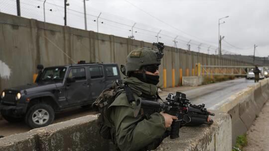 إعلام إسرائيلي: 3 فلسطينيين تسللوا إلى قاعدة عسكرية
