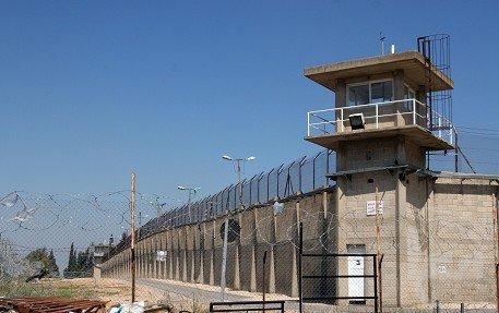 قناة عبرية: فقدان أسير فلسطيني من سجن إسرائيلي
