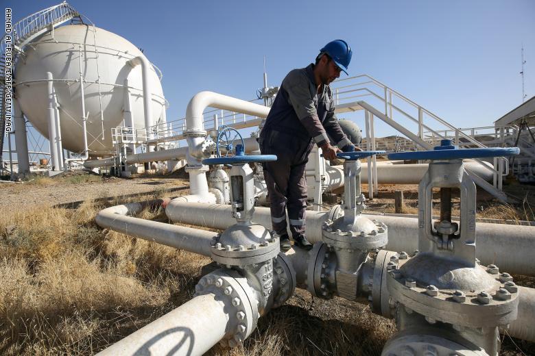 وزير عراقي: أتوقع وصول سعر النفط إلى 150 دولارا
