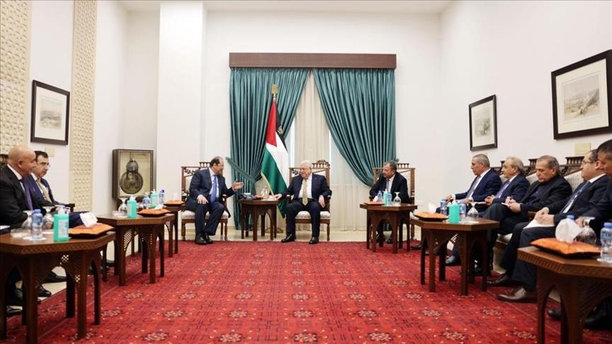 عباس يجتمع برؤساء مخابرات الأردن ومصر برام الله