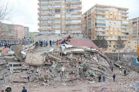 وفاة عائلة كاملة من غزة في زلزال تركيا
