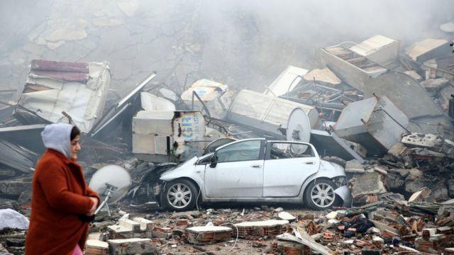 ارتفاع عدد وفيات الزلزال بتركيا إلى 3549