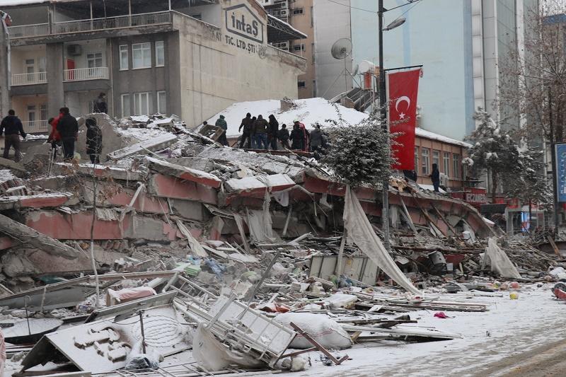 تركيا.. قرار إعلان الطوارئ بالمناطق المنكوبة يدخل حيز التنفيذ