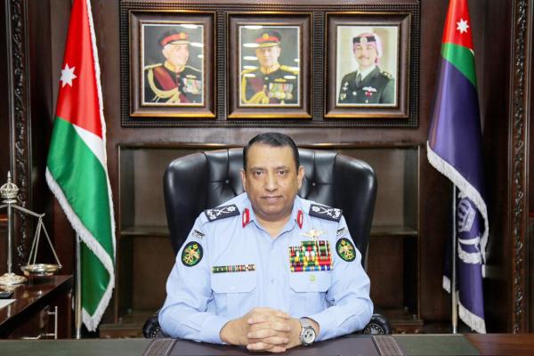 المسؤول الذي أحببته بكل صدق هو الجنرال الأسمر ، الفريق حسين الحواتمة..