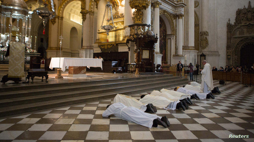 تحقيق يكشف فضائح جنسية بكنائس إسبانيا