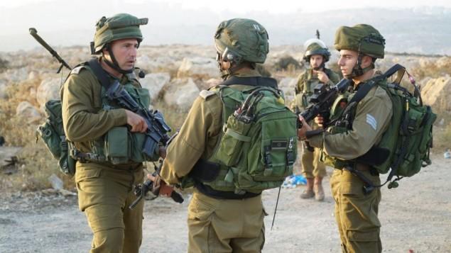 يديعوت أحرونوت: غضب بين جنود إسرائيليين بعد تقليص المنح