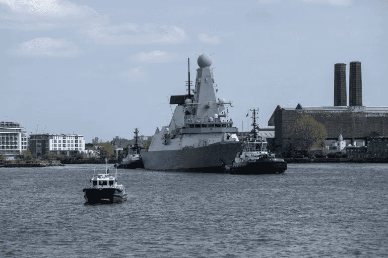 بريطانيا ترسل السفينة الحربية دايموند إلى البحر الأحمر