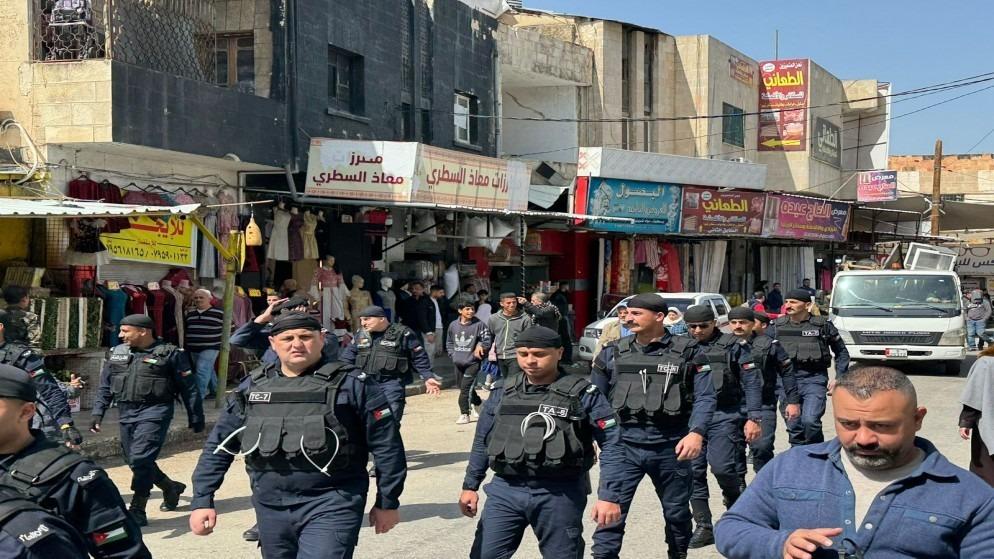ضبط 25 شخصا مخالفا من أصحاب البسطات في إربد