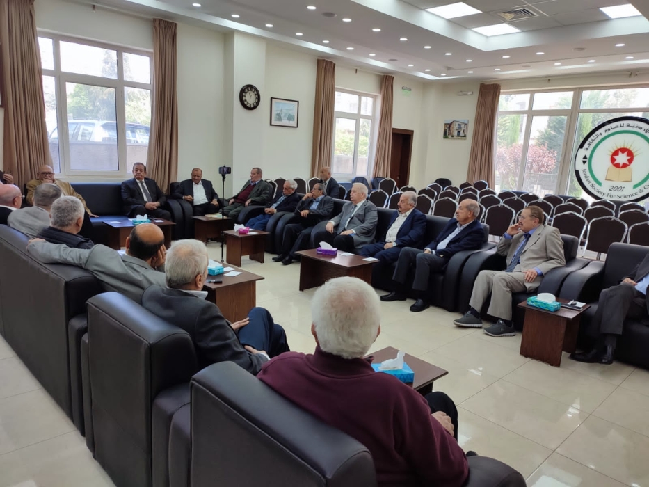 في زيارته وحديثه مع  رئيس وأعضاء الجمعية الأردنية للعلوم والثقافة ورواد لقاء السبت الثقافي
