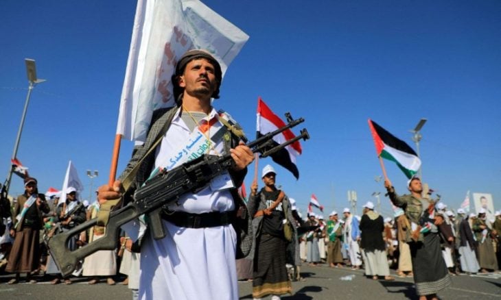 الجيش الأمريكي : دمرنا صاروخا أطلق من منطقة يسيطر عليها الحوثيون