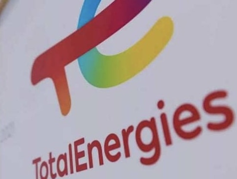 «توتال إنرجيز» تهدف إلى إتمام أولى مراحل مشروعين للطاقة الشمسية والغاز