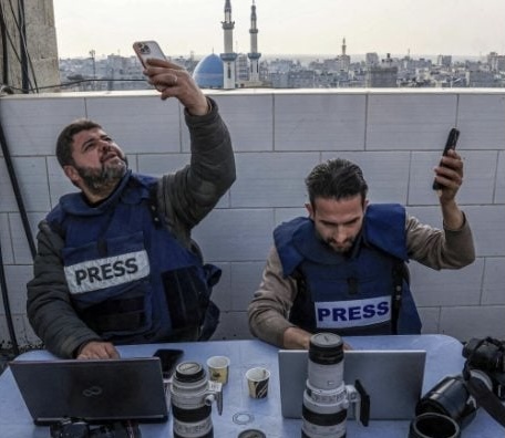 اليونسكو تمنح الصحافيين الفلسطينيين جائزة حرية الصحافة