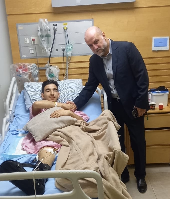 الهباش يزور الجريح ابو عليا في المستشفى الاستشاري بـ رام الله ..