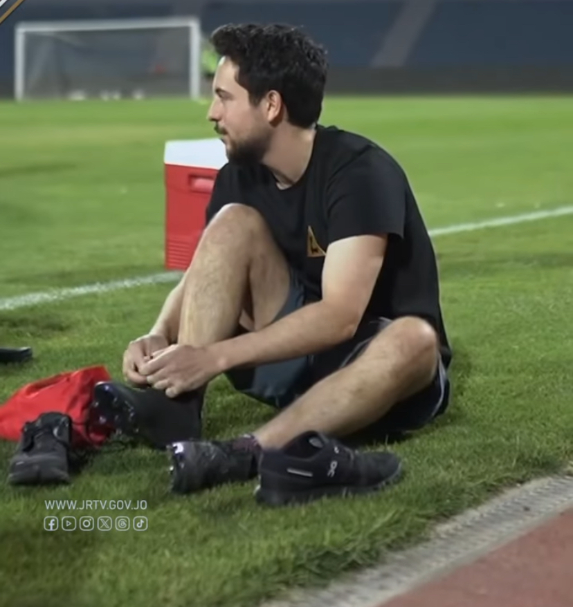 الامير حسين في صفوف المنتخب الوطني لكرة القدم