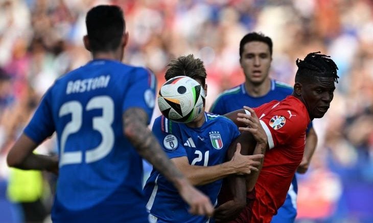 سويسرا تقصي إيطاليا وتبلغ ربع النهائي