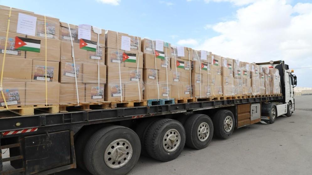 قافلة مساعدات أردنية من 50 شاحنة تدخل غزة
