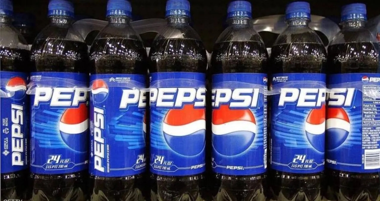 موقع ممول قطرياً: الإمارات ترحّل فلسطينياً بسبب زجاجة بيبسي