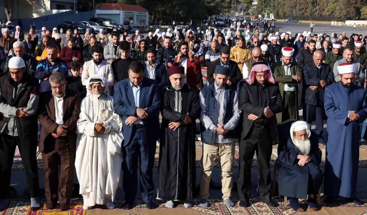 الأردنيون يؤدون صلاة الاستسقاء