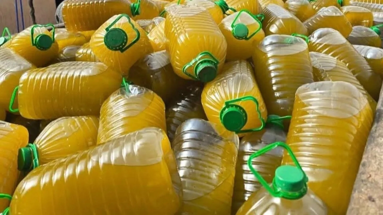 مداهمة معصرة في اربد تبيع زيتا مغشوشا