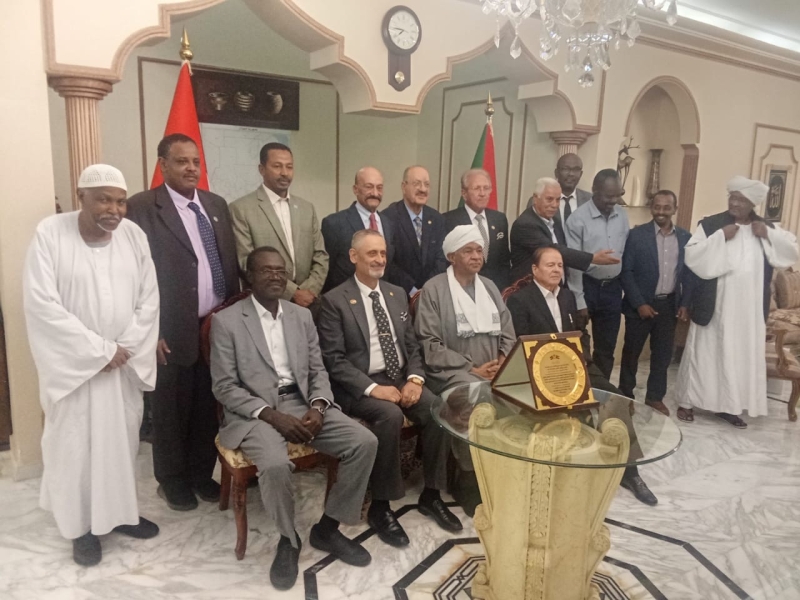 السفير السوداني في عمان يلتقي وفد اللجنة الشعبية الاردنية لدعم السودان