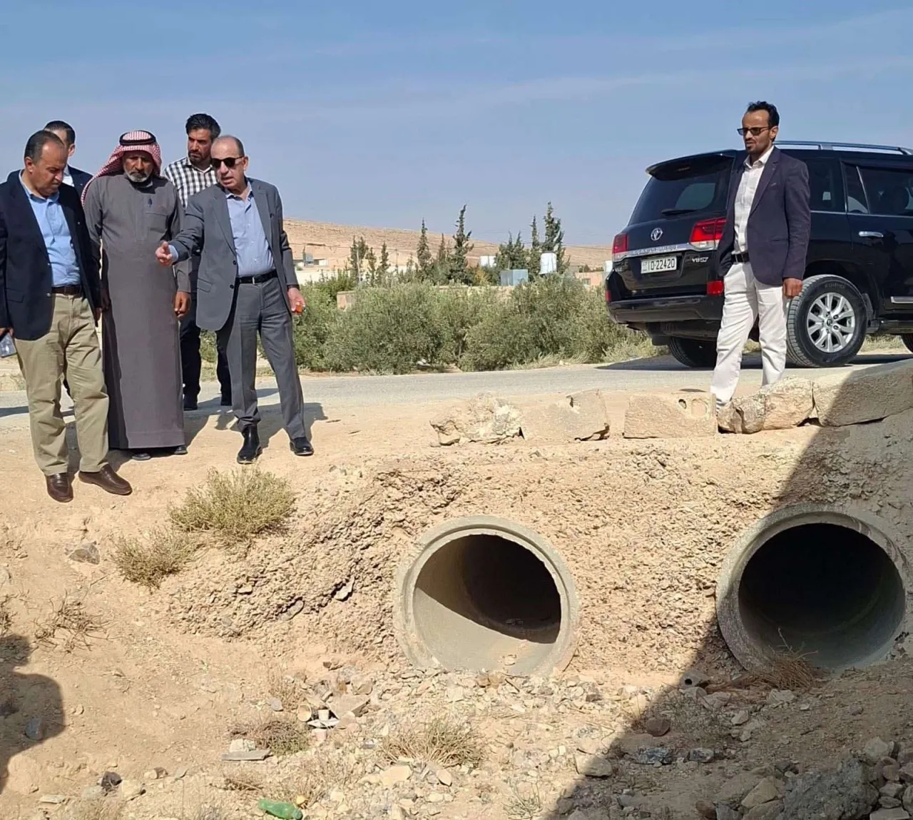 الوزير المصري يخفض مكافات وحوافز موظفي البلديات ١٥ ٪