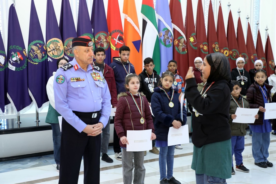 مدير الأمن العام يرعى تخريج دورة أصدقاء الأمن العام الاولى للطلاب الصم والبكم..