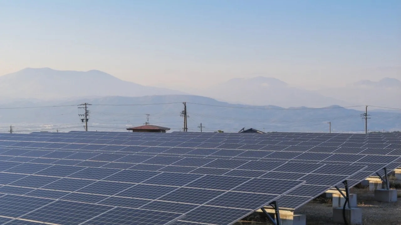 اتفاقية لتركيب أنظمة تسخين المياه بالطاقة الشمسية في 33 مستشفى حكومي