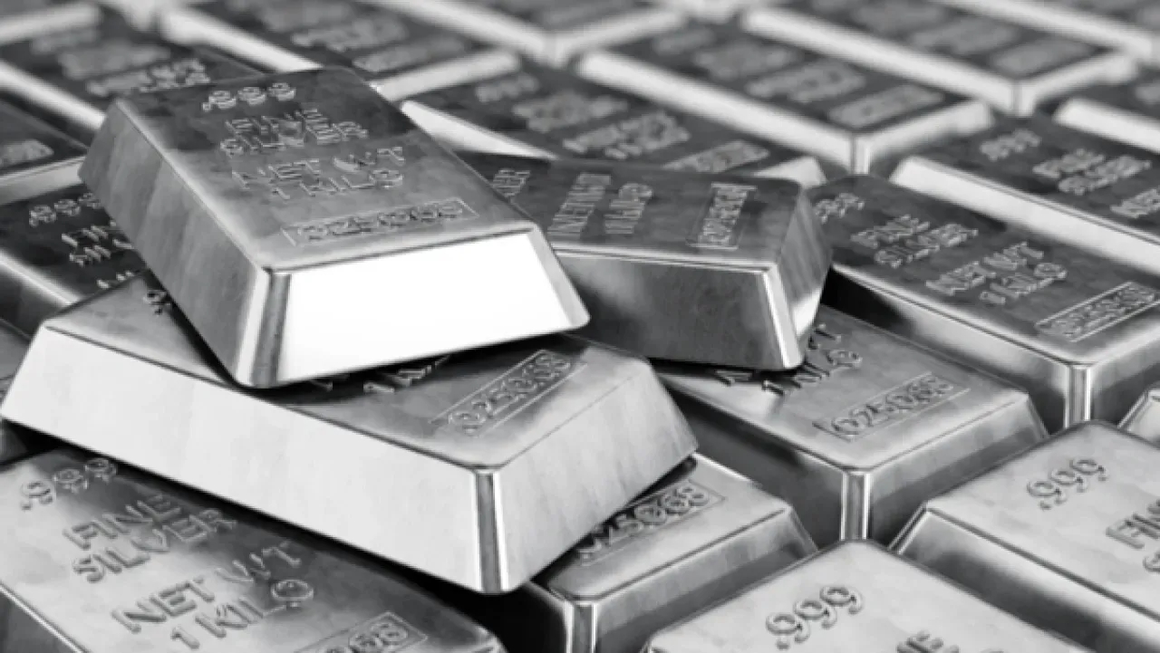 سوق الفضة العالمي أمام خطر محدق ... ما السبب؟