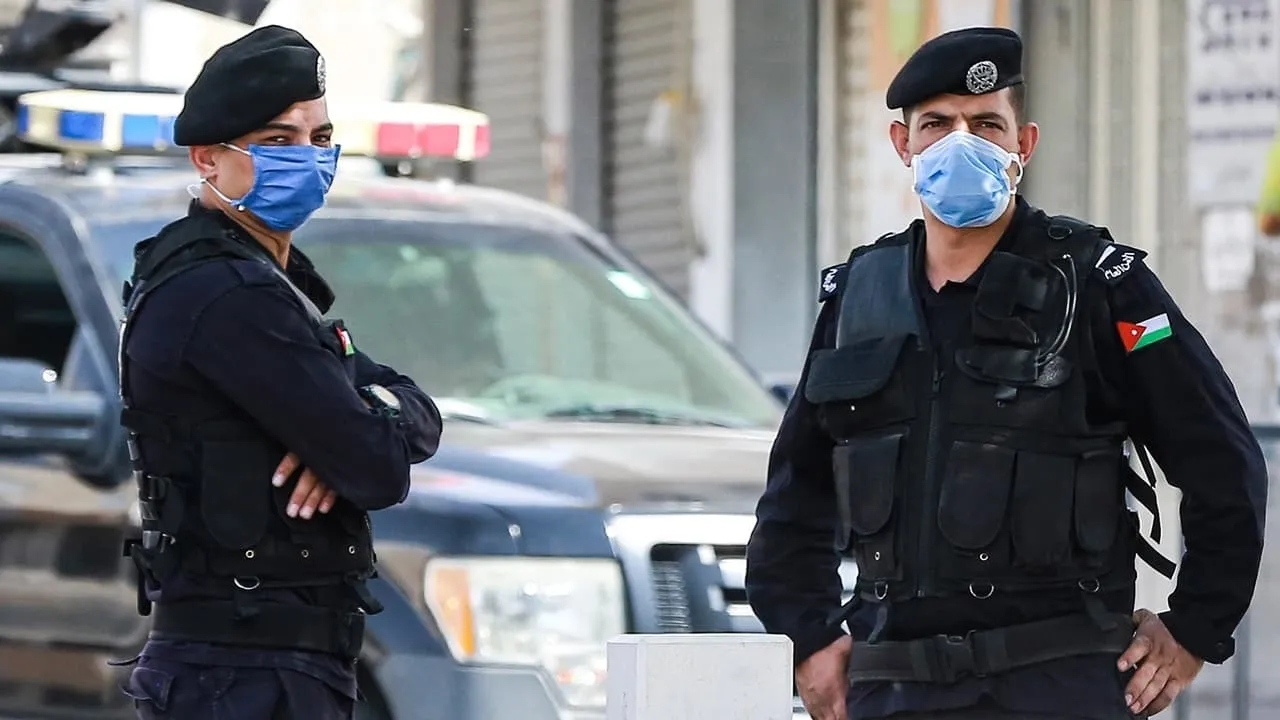 أردنية تستعين برجلين لإيقاع زوجها بقضية مخدرات