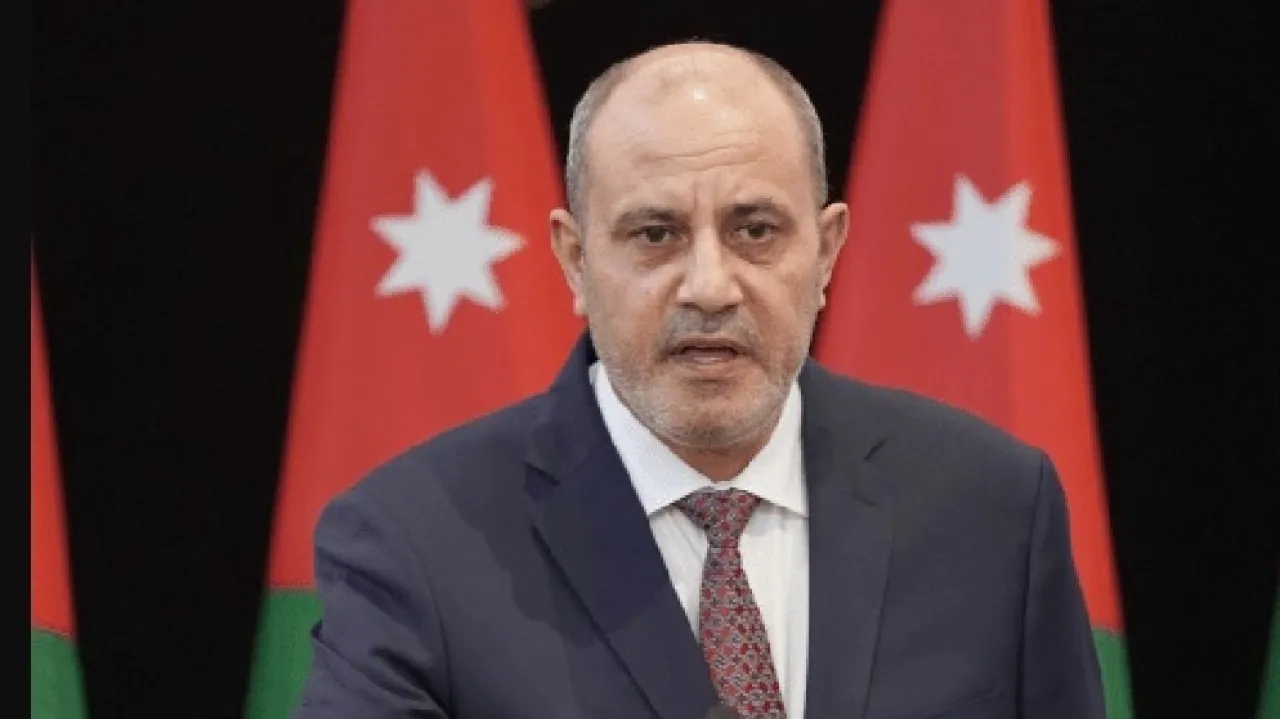 تعيين وزير الصناعة والتجارة السابق رئيسا تنفيذيا لمصانع الاسمنت