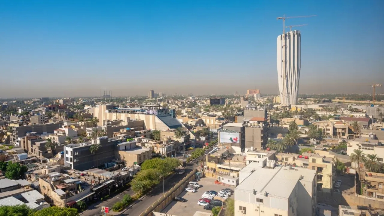 العراق يُجلي مواطنين عالقين في غزّة عبر الأردن