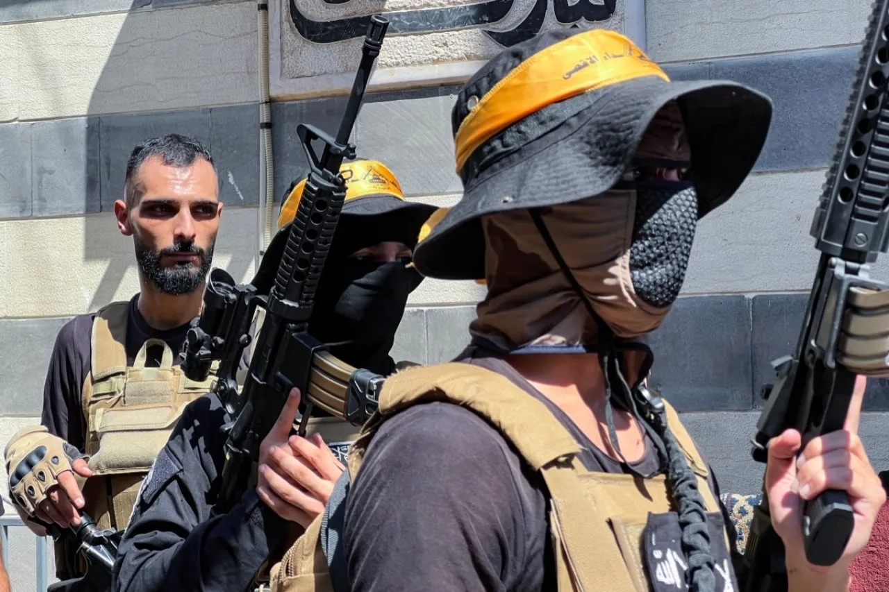 جيش الاحتلال: مسلح يفتح النار على حاجز قرب رام الله ويفر من المكان