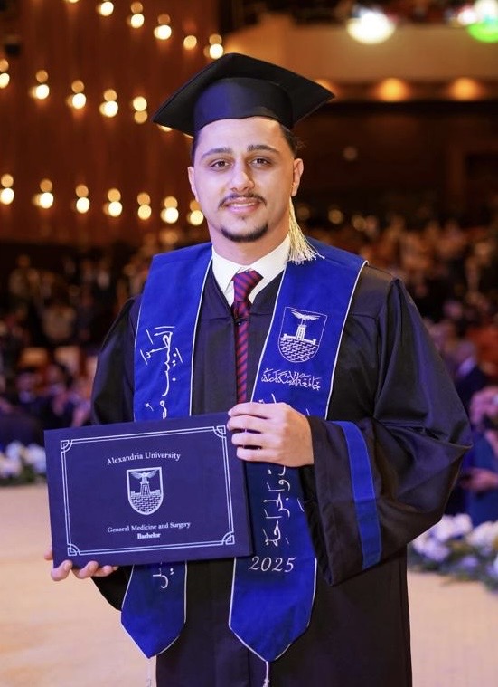 الدكتور محمد جبريل قنديل الدوايمة .. ألف مبروك التخرج وعقبال الاختصاص