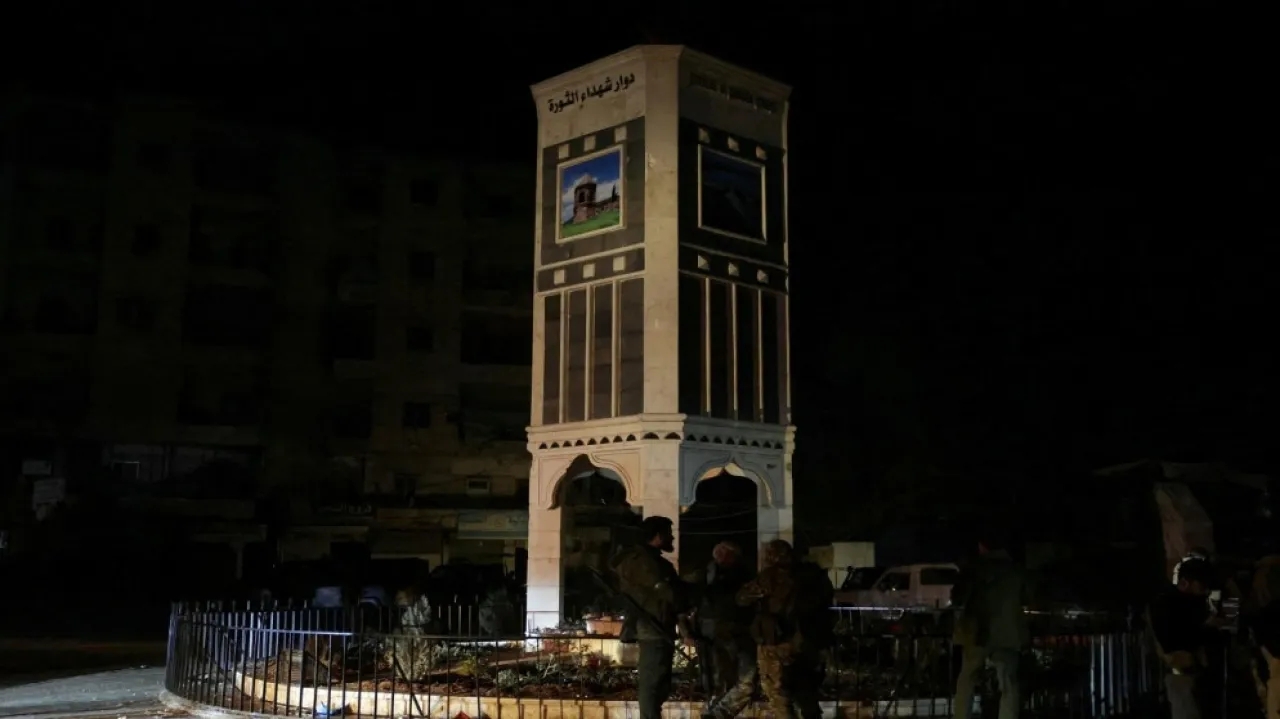 إعلام سوري: بدء إجراءات نقل عناصر قسد إلى مناطق شمال شرقي سورية