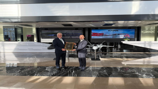 الحنيطي يبحث مع رئيس هيئة الصناعات الدفاعية التركي التعاون في مجال الصناعات الدفاعية