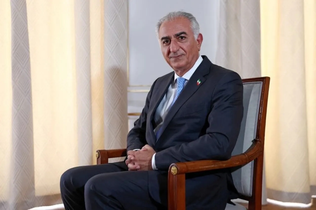 نجل الشاه بهلوي يدعو لقصف إيران