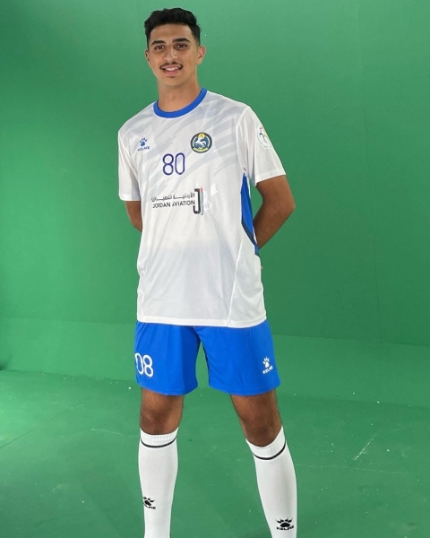 أنس عياش موهبة كروية  ولدت في ملاعب السلط وصقلت في برشلونة .. رحلة من الوسط إلى الهدف ..