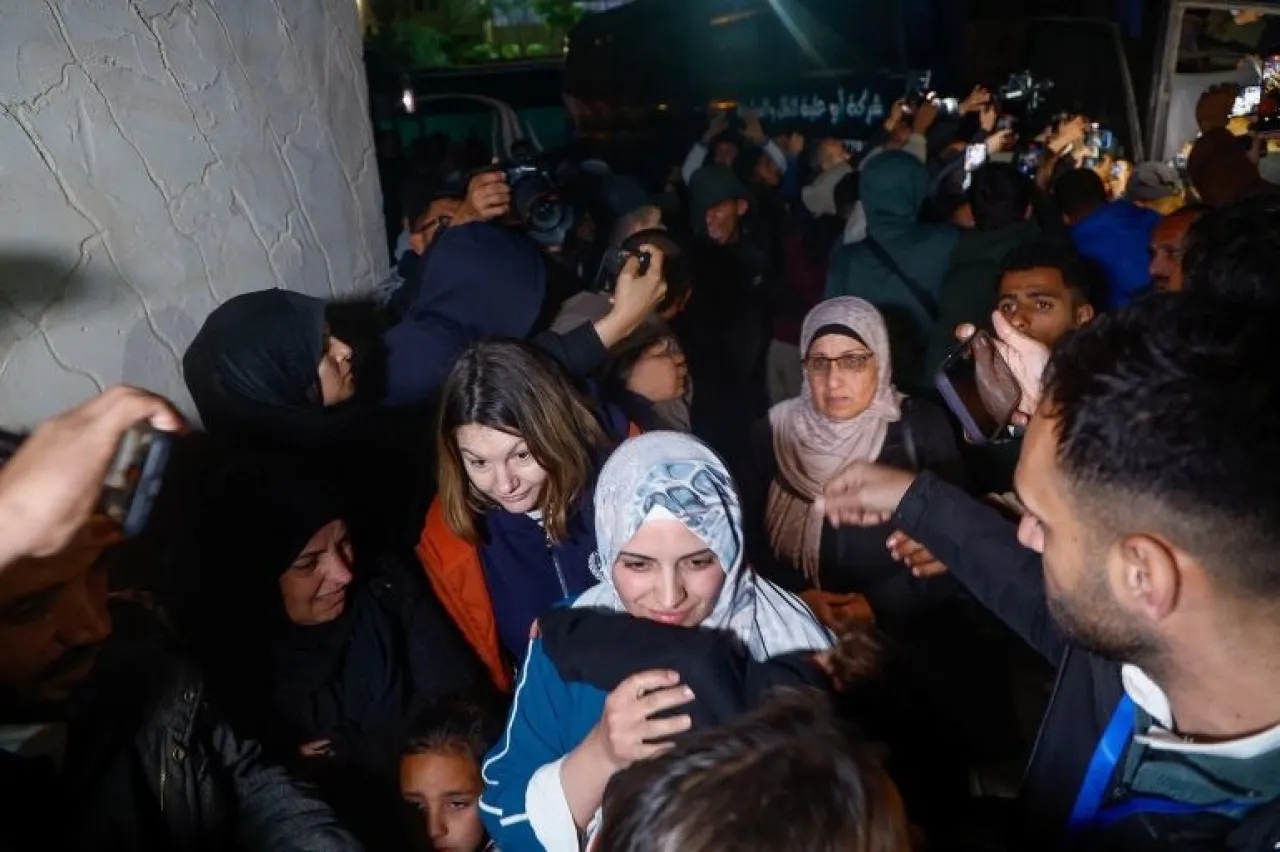 أول فوج من العائدين يدخل قطاع غزة عبر معبر رفح