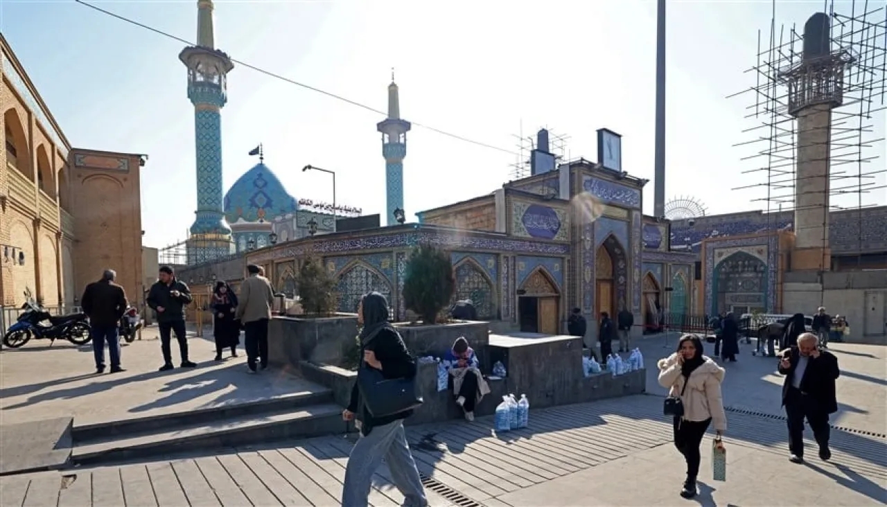 واشنطن تطالب رعاياها بمغادرة إيران فوراً