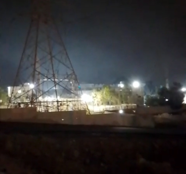 ملاحظة هامة على مكتب وزير البيئة .. مصنع معدن لصهر الحديد ما زال يعمل رغم قرار اغلاقه