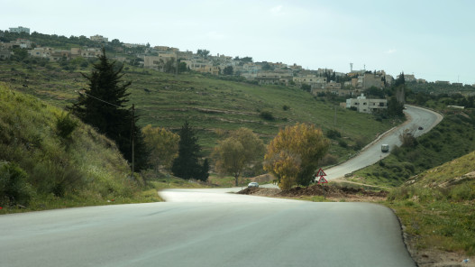 طقس لطيف الحرارة نهارا وبارد ليلا الأحد