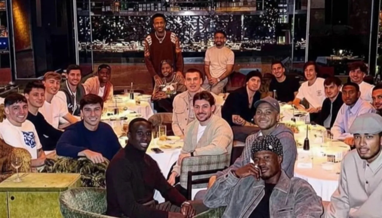 فاتورة باهظة لعشاء نجوم الريال.. 900 يورو تكلفة الوجبة