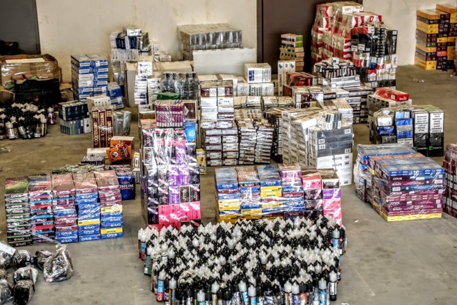 الجمارك الأردنية تضبط كميات كبيرة من المواد المهربه والمقلدة من الجوس والمعسل والدخان